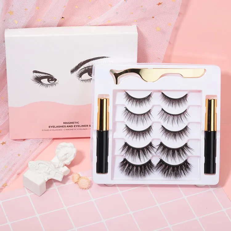 Scenariile de maiestrie și aplicare ale Strip Lashes