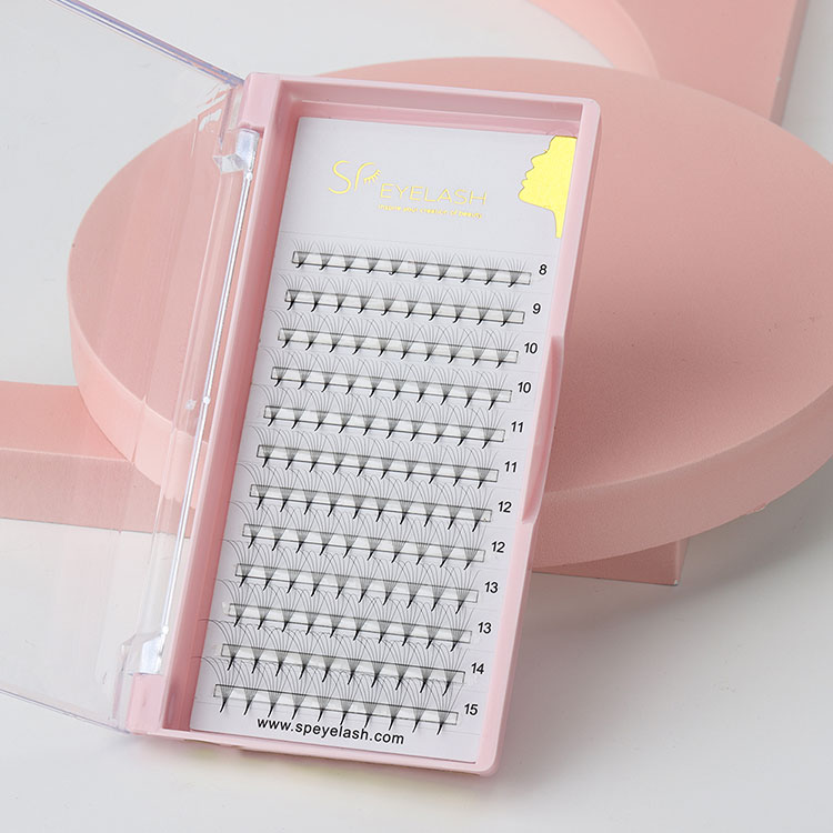 Extensii clasice vs volum pentru gene - care stil este cel mai bun pentru tine?